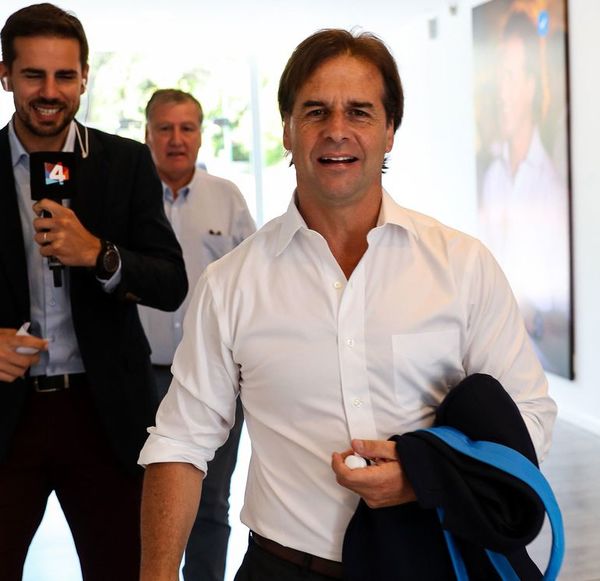 Lacalle Pou llama a denunciar a los dictadores sin importar ideologías - Internacionales - ABC Color