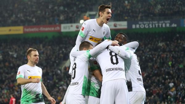 El Monchengladbach recupera el liderato  - Fútbol - ABC Color