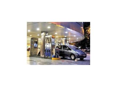 El combustible sube en medio de fuerte inflación en Argentina