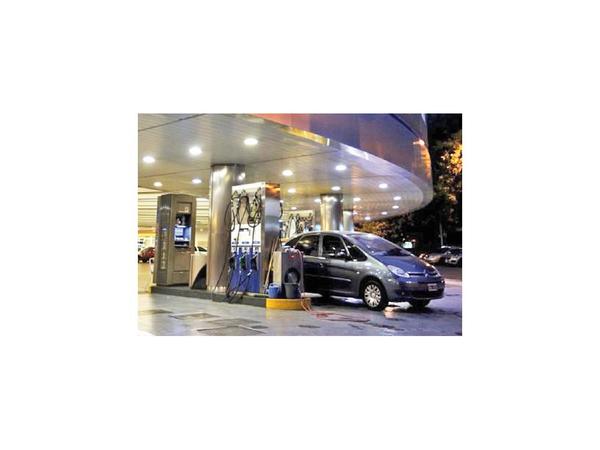 El combustible sube en medio de fuerte inflación en Argentina