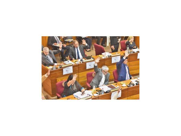 Movidas de fichas en el Senado ahora benefician al Frente Guasu