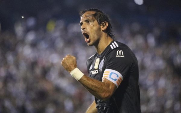 Un indomable Roque acerca a Olimpia a otro título