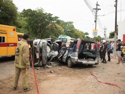 A 4 cuadras de su casa murió aplastado por una camioneta