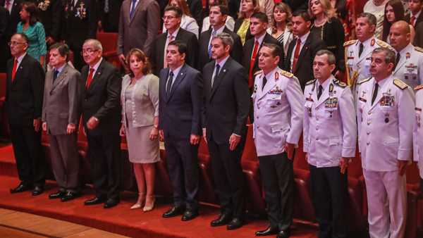Presidente Abdo Benítez participó en egreso de nuevos magísteres | .::Agencia IP::.