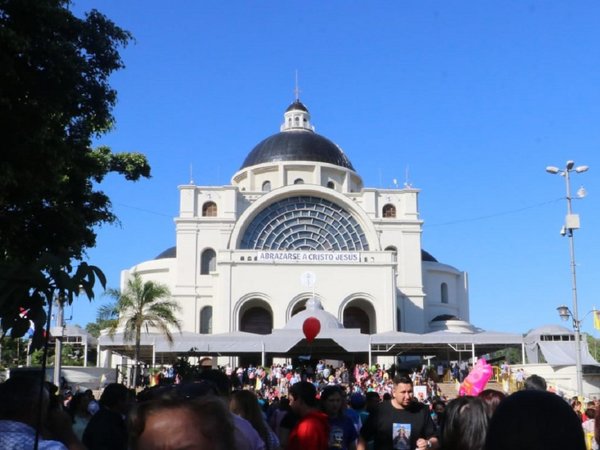 Obispo critica la politiquería que afecta al Paraguay