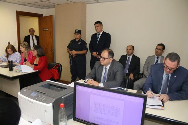 Zacarías y McLeod comparecen ante juez por caso de declaración falsa - Nacionales - ABC Color