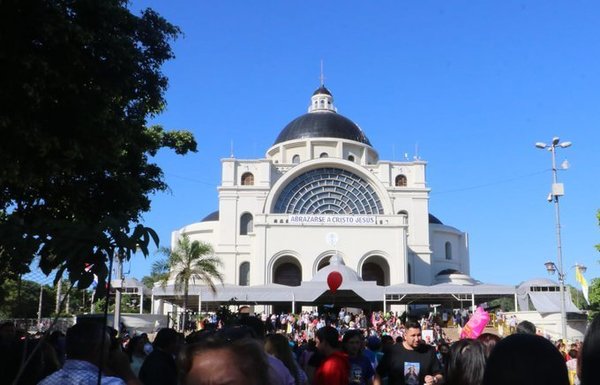 Novenario a Caacupé: Obispo crítica la politiquería y destaca necesidad de respetar la Constitución Nacional - ADN Paraguayo