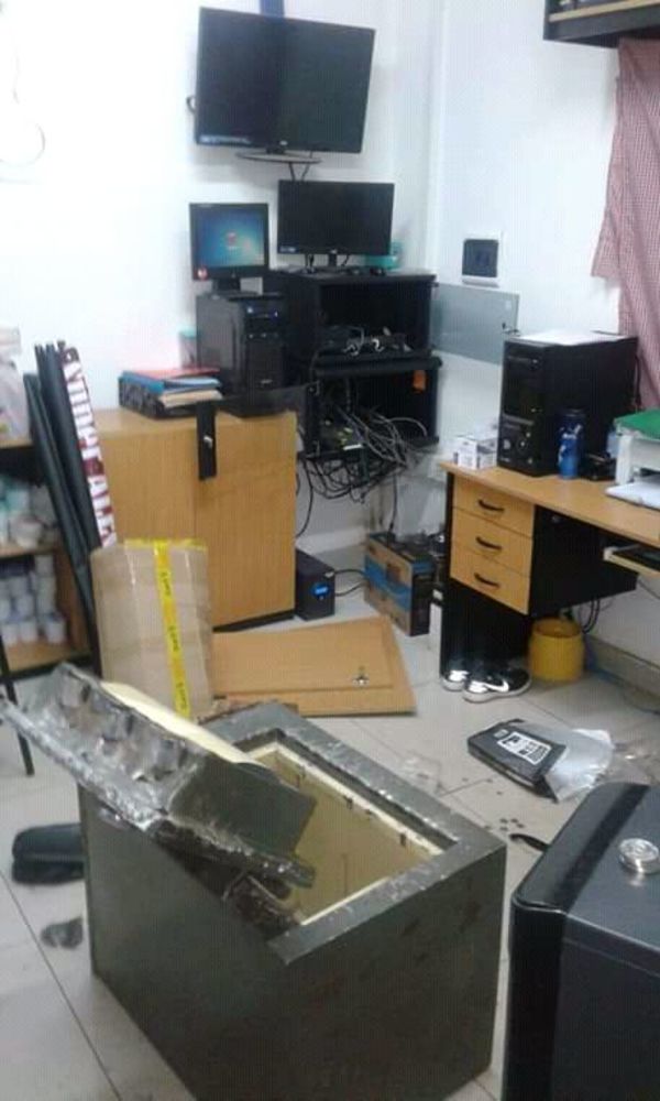 Destruyen caja fuerte y se llevan millonario botín en Ypacaraí - Nacionales - ABC Color