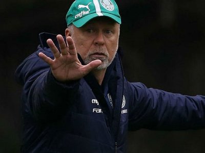 Palmeiras destituye al técnico Mano Menezes