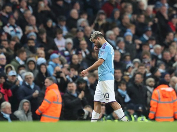 Agüero será baja en el derbi contra el Manchester United