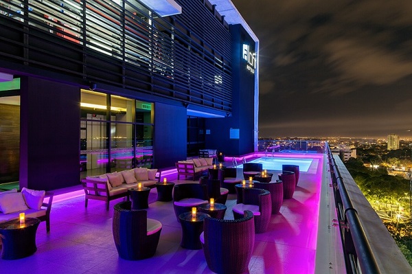 Hotel arranca temporada con renovado bar en su terraza