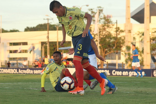 Sudamericano Sub 15: Brasil y Colombia primeros clasificados a semifinales - .::RADIO NACIONAL::.