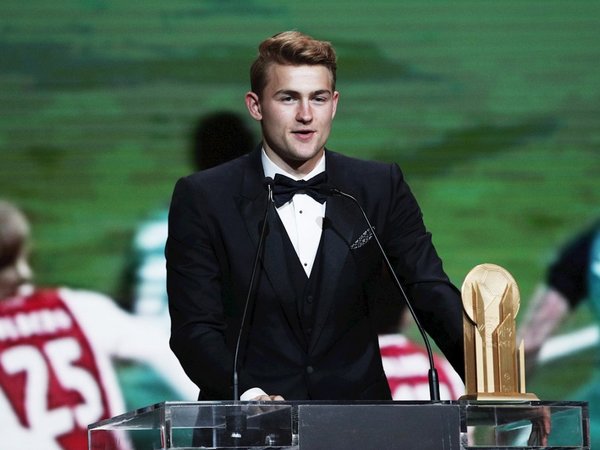 De Ligt consigue el trofeo Kopa al mejor jugador joven