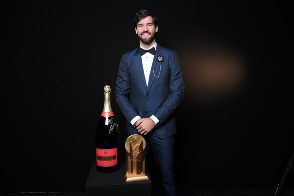 Alisson Becker, mejor arquero del año