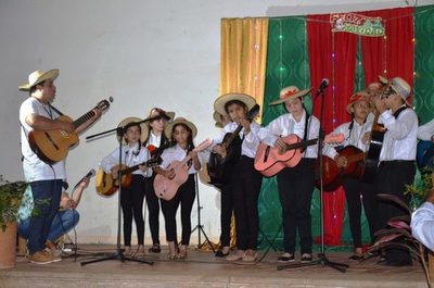 Futuros artistas luqueños brillaron en el escenario •