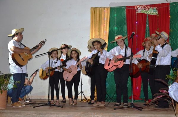 Futuros artistas luqueños brillaron en el escenario •