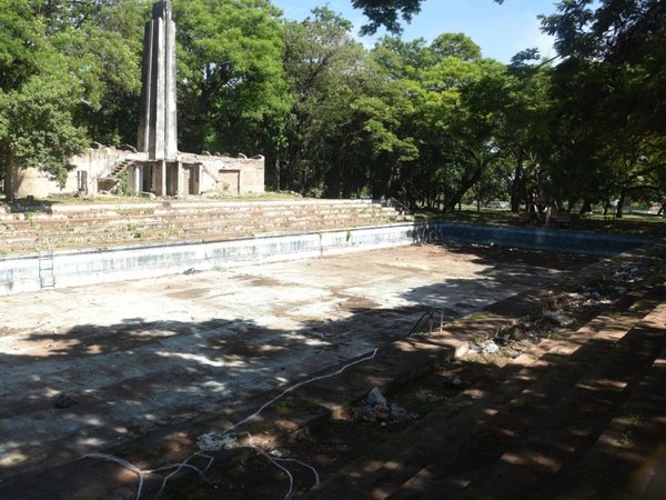 Itaipú abortó ayuda para revitalizar Parque Caballero y pileta olímpica