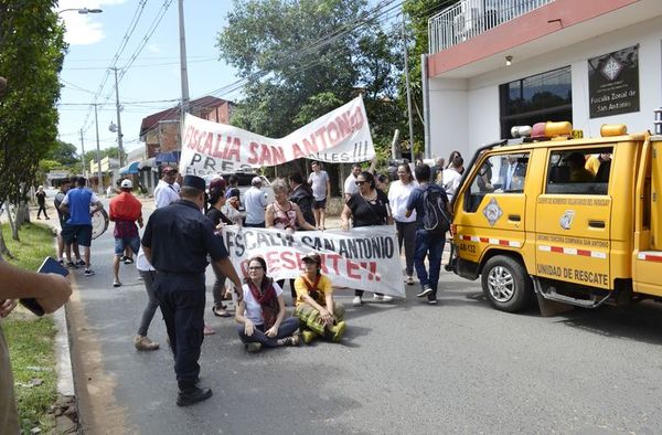 Comunidad está en contra de probable cierre de la Fiscalía de San Antonio - Judiciales y Policiales - ABC Color