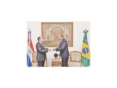 Nuevos embajadores de Brasil y Corea se presentaron ayer
