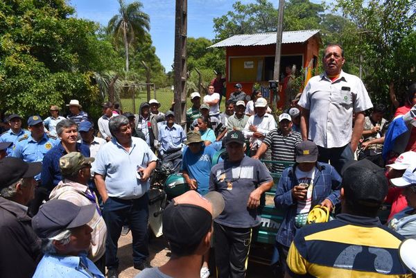 Sancosmeños logran reunión con Nicanor tras manifestación  - Nacionales - ABC Color