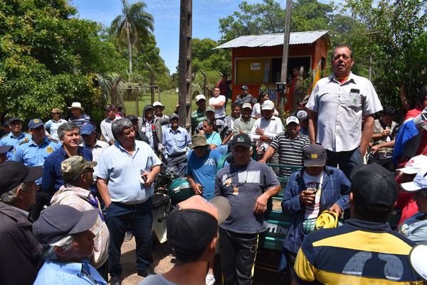 Sancosmeños logran reunión con Nicanor tras manifestación - Nacionales - ABC Color