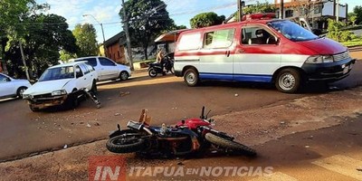 MOTOCICLISTA SE SALVA DE SUFRIR LESIONES GRAVES MEDIANTE EL CASCO PROTECTOR