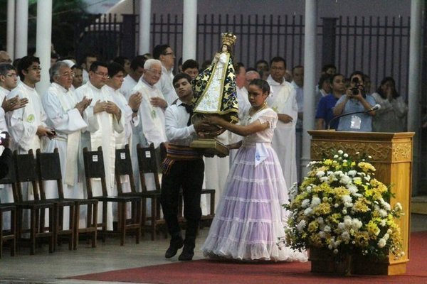 Caacupé. Obispo Pistilli señala con el dedo a jueces y fiscales y los responsabiliza del desamparo de la población - ADN Paraguayo