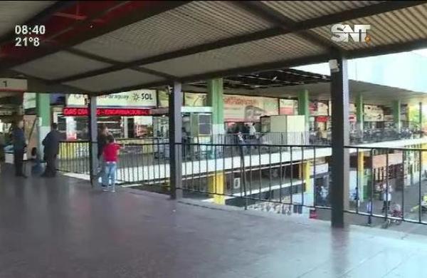 Poca gente en la Terminal de Asunción con destino a Caacupé - SNT