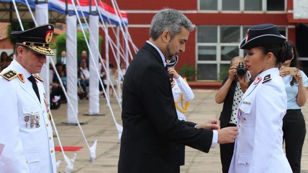 Mejor egresada apuesta a disciplina y dedicación
