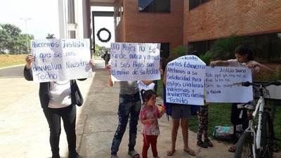 Manifestación en la Municipalidad de Luque •