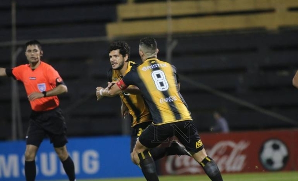 HOY / Costas no guarda secretos y confirma el once de Guaraní para la final