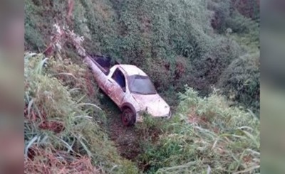 Volcó y cayó a una zanja tras perder el control