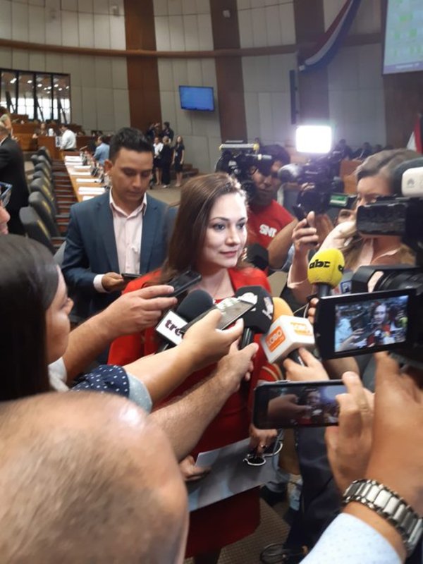 Rocío Abed asume banca de Ulises Quintana » Ñanduti