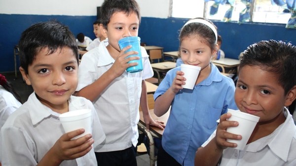 Desidia de municipios y gobernaciones ponen en riesgo provisión de almuerzo y merienda en escuelas - ADN Paraguayo