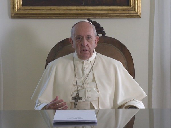 El papa Francisco se operó de cataratas hace unos meses