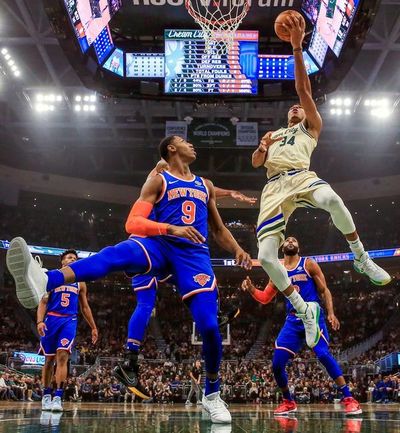 Antetokounmpo y Bucks se apoderan de la mejor marca de la NBA - Básquetbol - ABC Color