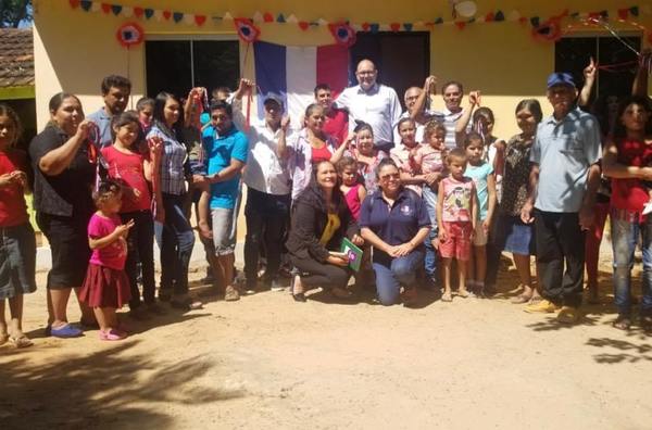 FAMILIAS DE SAN PEDRO DEL PNÁ RECIBIERON LAS LLAVES DE SU VIVIENDA PROPIA