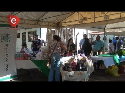 FERIA DE PRODUCTORES Y ARTESANOS FRENTE A LA EBY