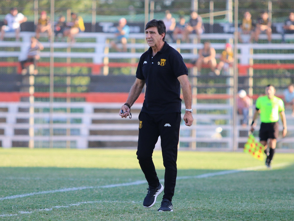 Costas tiene el once para la final