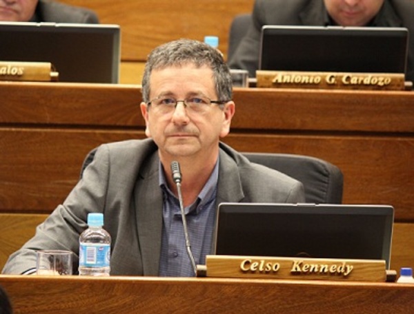 Diputado "revive" proyecto de pérdida de investidura de Ulises Quintana