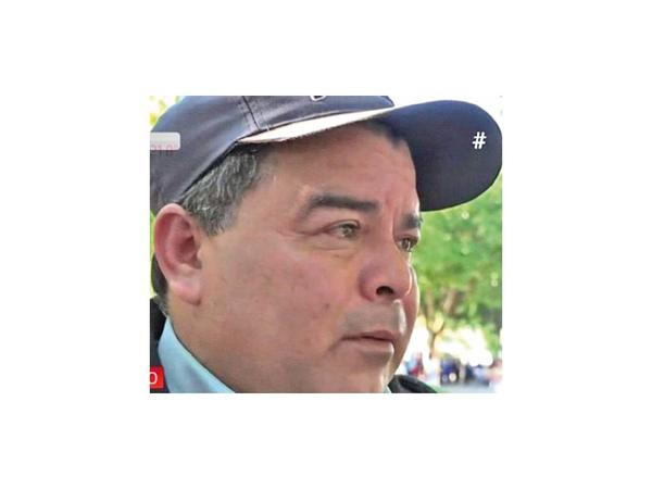 Entre lágrimas denuncia pobreza del campo