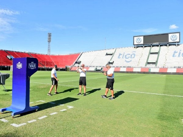 El VAR, un debut histórico en el fútbol paraguayo