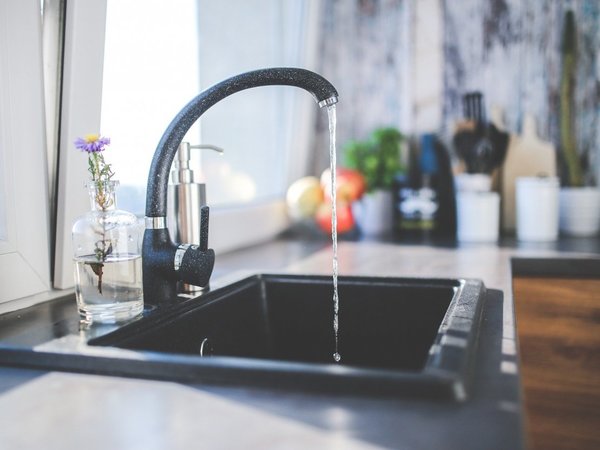 El aire que respiramos en casa está "más contaminado" que el de la calle