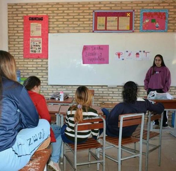 Sin tabúes ni estereotipos, joven brinda cursos de educación sexual - Periodismo Joven - ABC Color