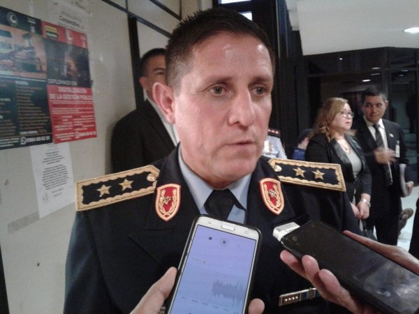 Evaluarán disminuir cantidad de policías comisionados