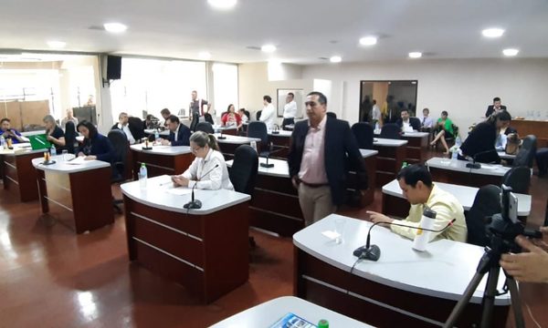 Aprueban millonarias adjudicaciones sin estudio previo