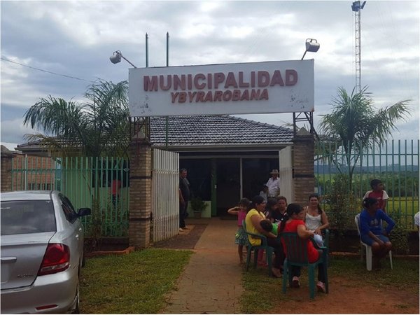 Hija de intendente de Ybyrarobaná sufre asalto al salir del banco