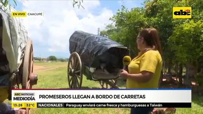 Promeseros llegan a bordo de carretas - ABC Noticias - ABC Color