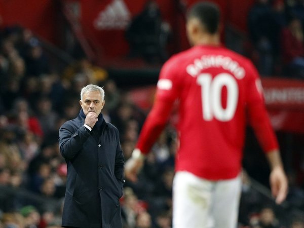 Manchester acaba con el invicto de Mourinho