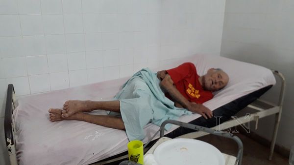 Abandonan a anciano en el Hospital Regional de San Pedro